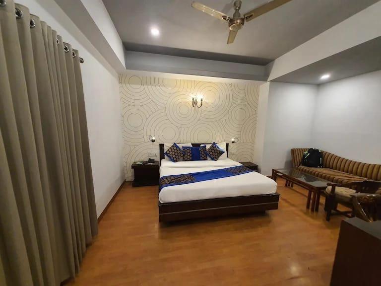 Hotel Queens Tower Amritsar Exterior foto